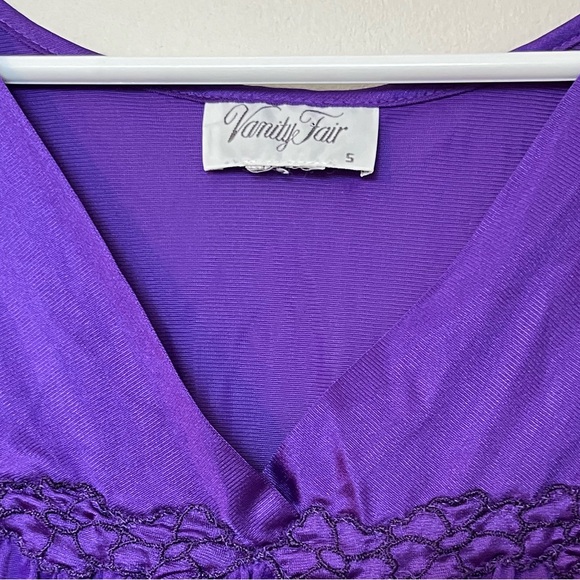 VANITY FAIR Medium Nightgown Purple Floral Silky Satiny Sleeveless Vintage - Picture 3 of 5